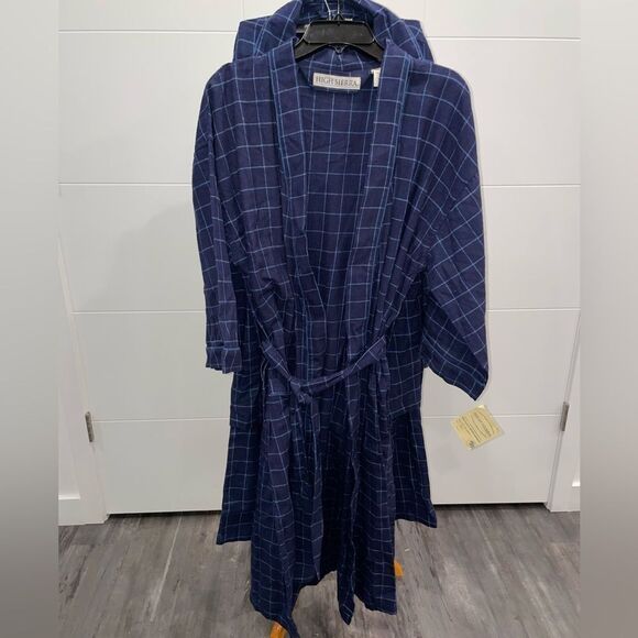 NWT 🛌 High Sierra Blue Plaid Pajama Set - Size Small, with robe - Picture 5 of 9